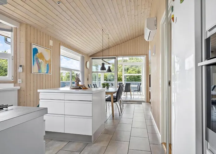 Amazing In With Kitchen *